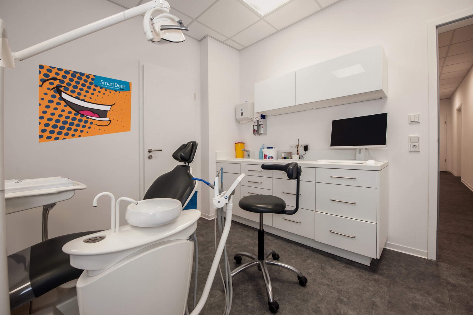 Moderner Behandlungsraum bei SmartDent